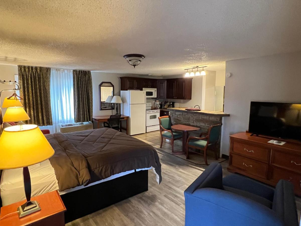 Ozark Inn & Suites Εξωτερικό φωτογραφία