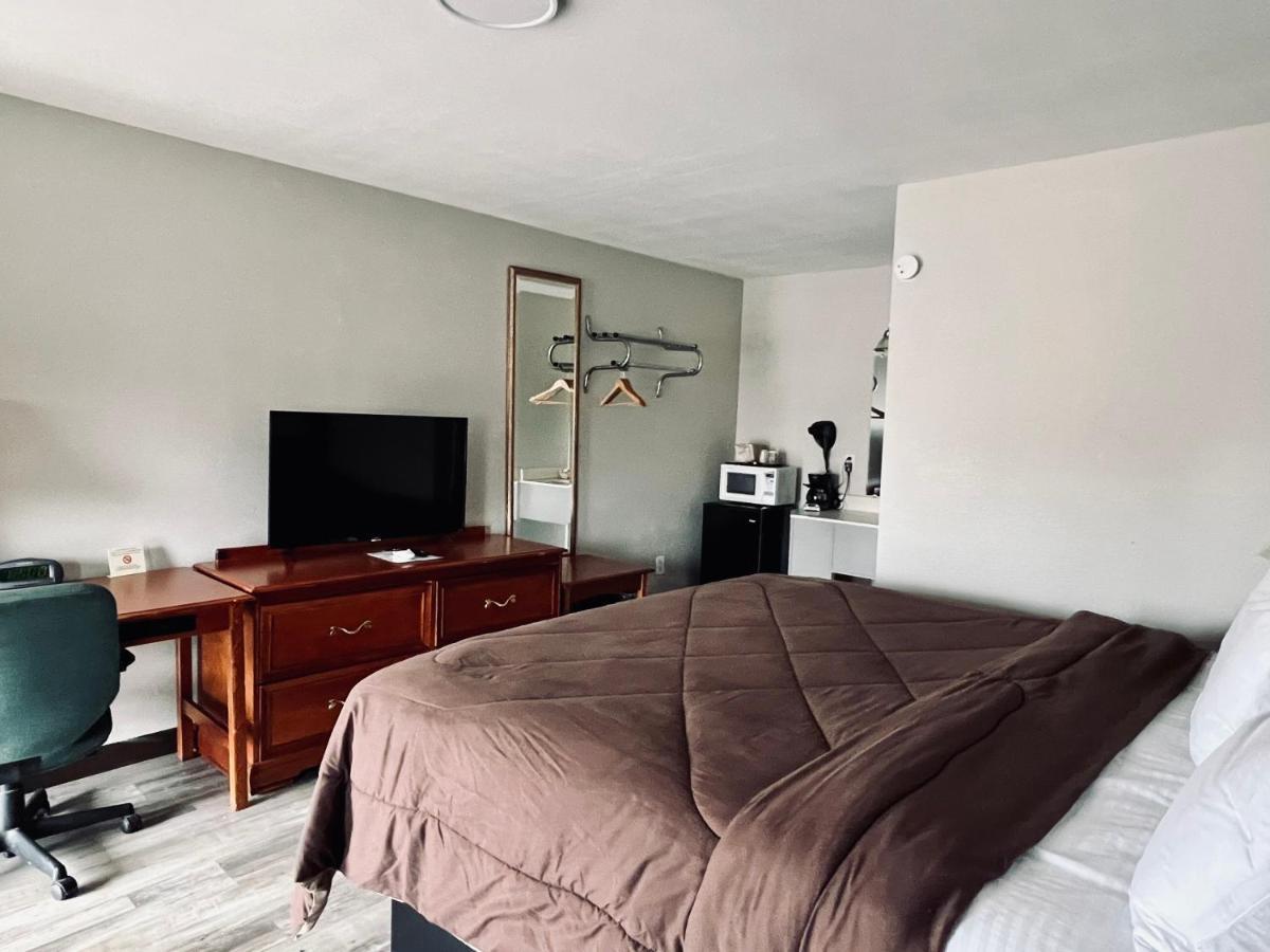 Ozark Inn & Suites Εξωτερικό φωτογραφία