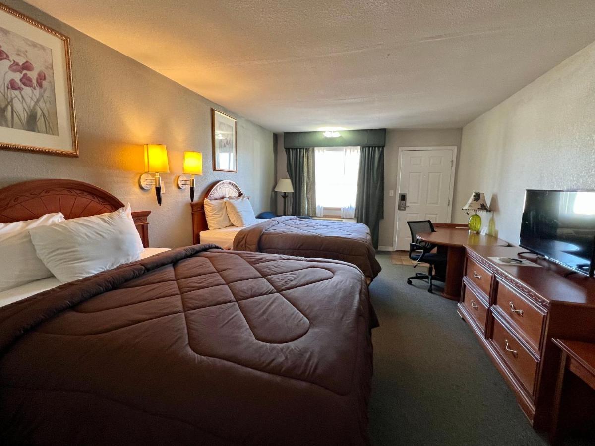 Ozark Inn & Suites Εξωτερικό φωτογραφία