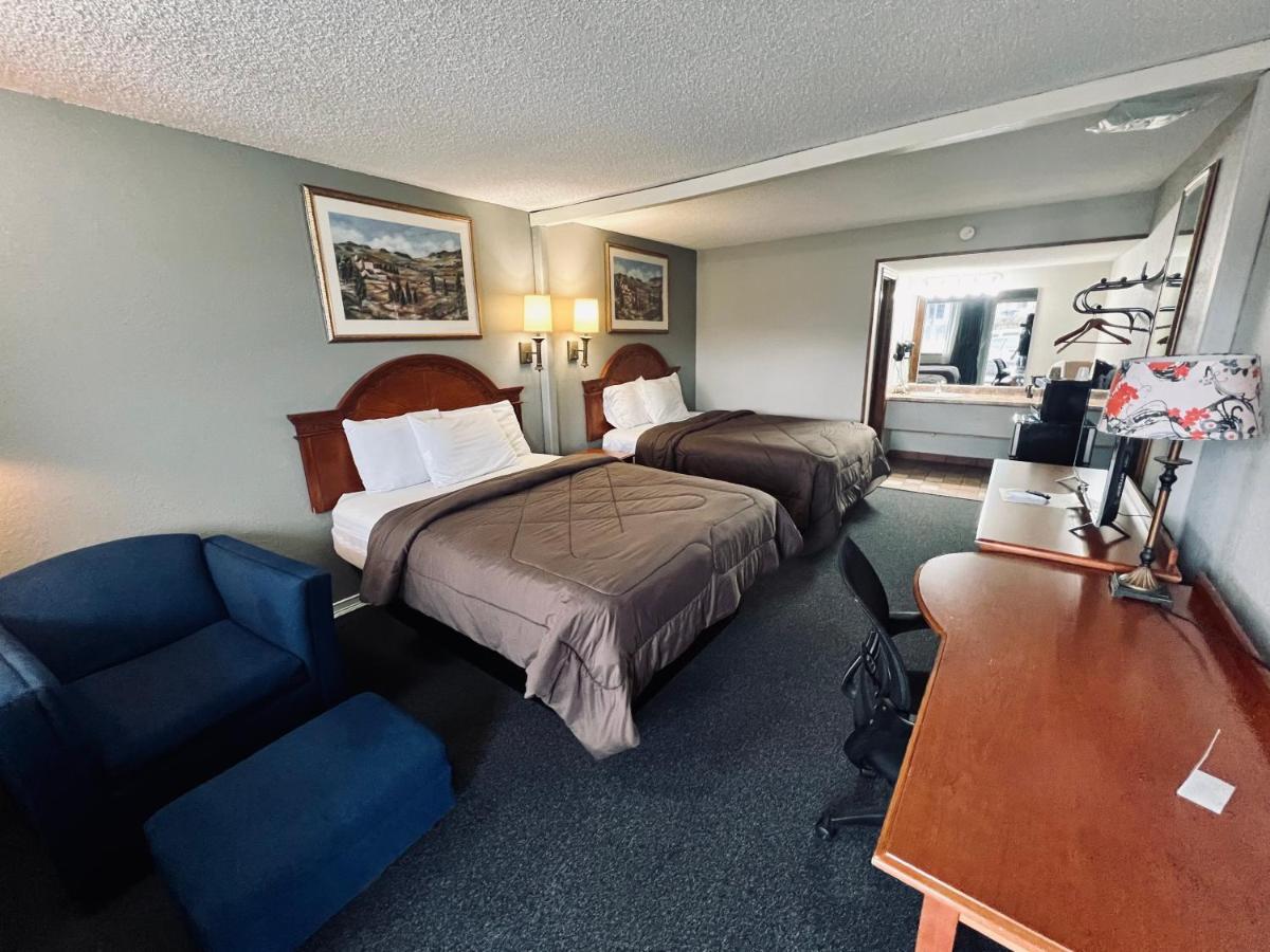 Ozark Inn & Suites Εξωτερικό φωτογραφία