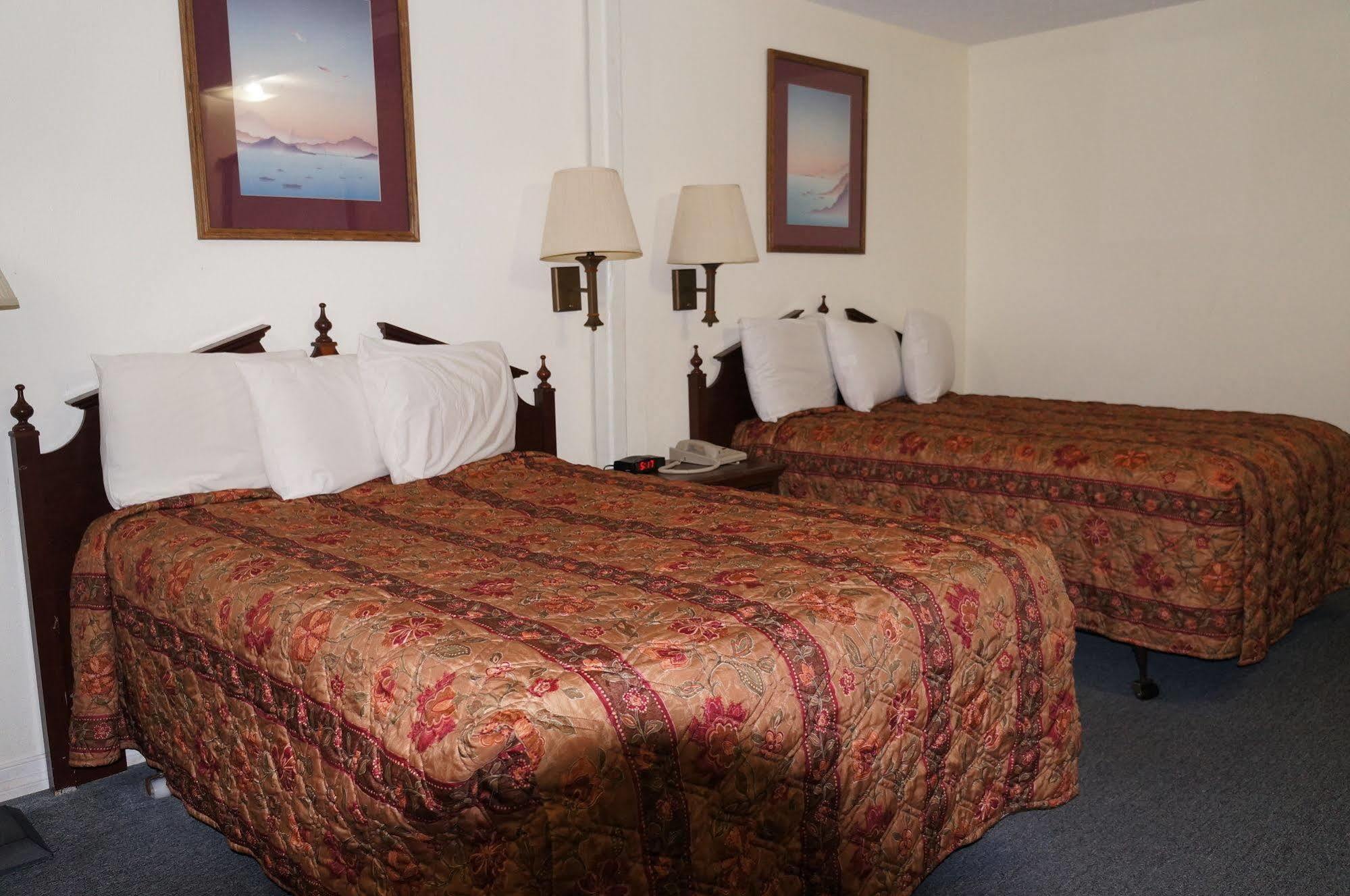 Ozark Inn & Suites Εξωτερικό φωτογραφία