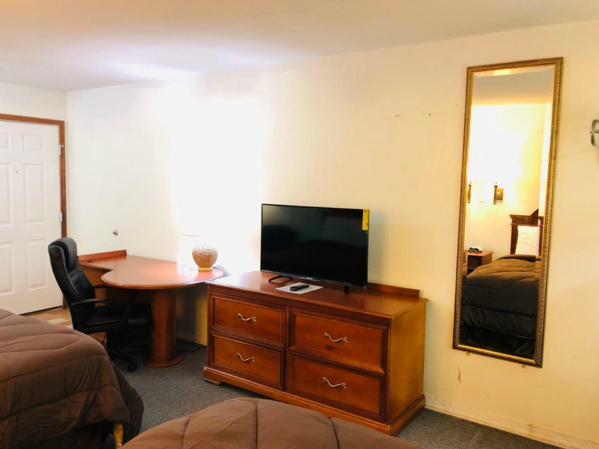 Ozark Inn & Suites Εξωτερικό φωτογραφία